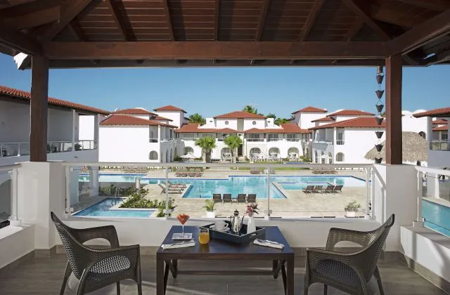 Todo incluido Dreams Dominicus Suite terraza vista piscina